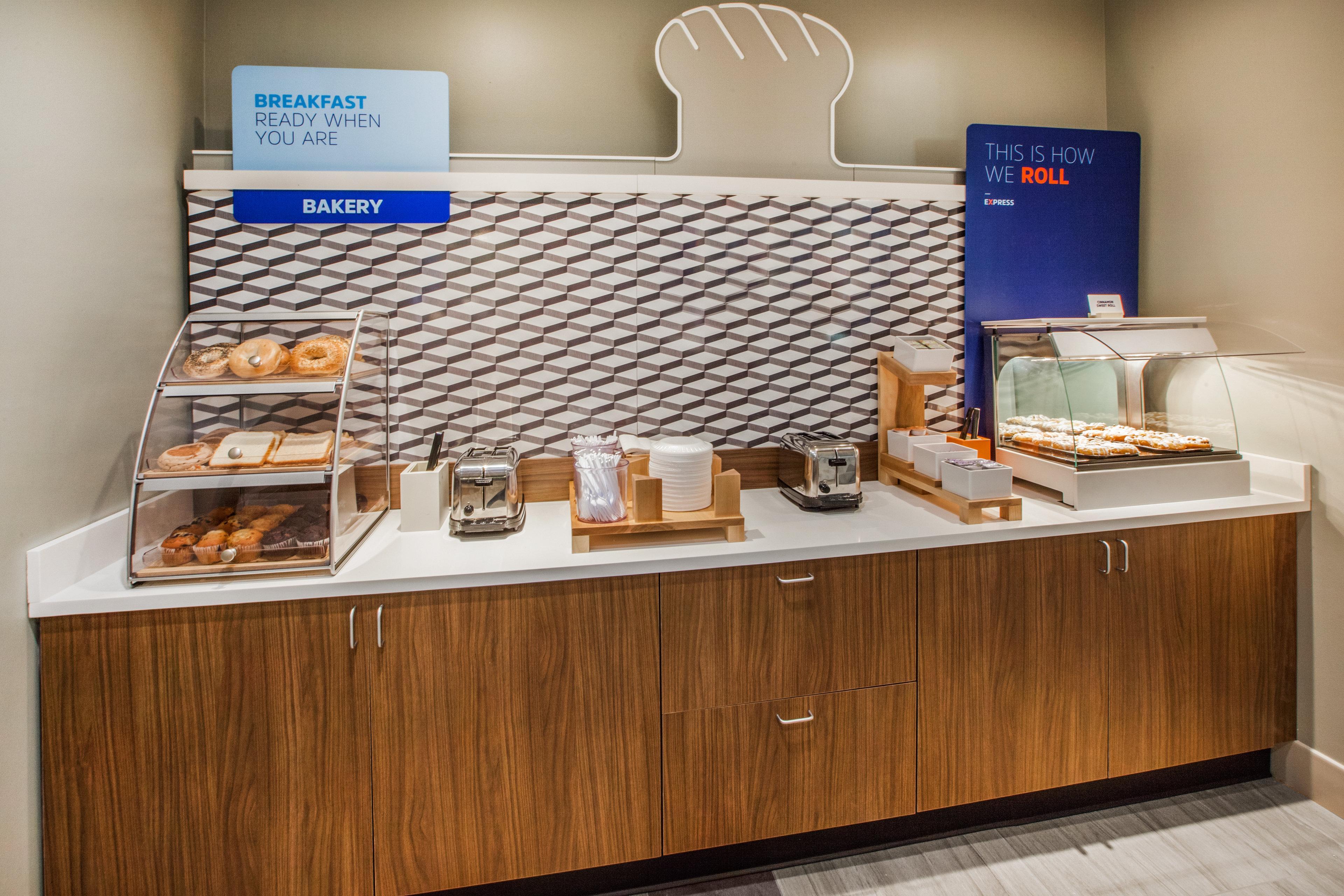 Holiday Inn Express & Suites Okemos - University Area By Ihg Zewnętrze zdjęcie